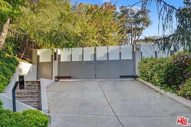 Building Photo - 2644 Eden Pl