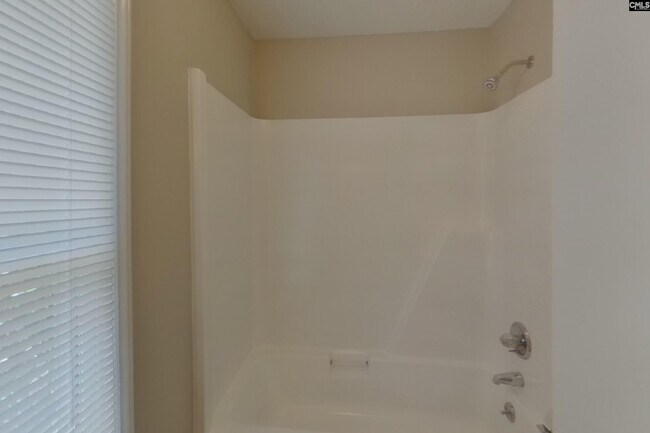 Building Photo - 216 Netherland Dr