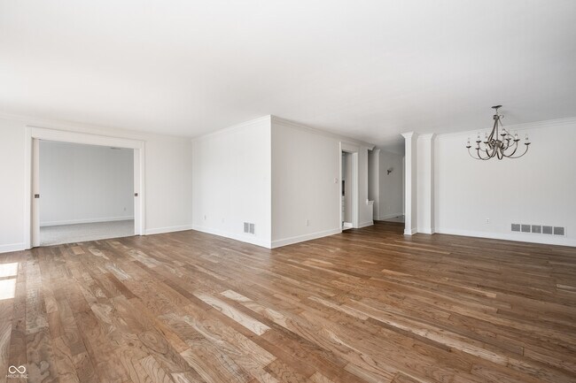 Building Photo - 8651 Jaffa Ct Dr E