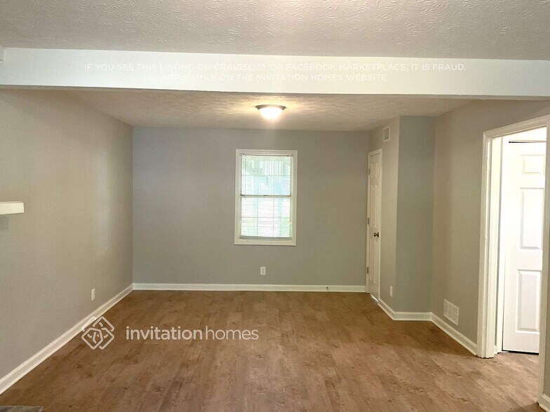 Building Photo - 585 Elvina Ct