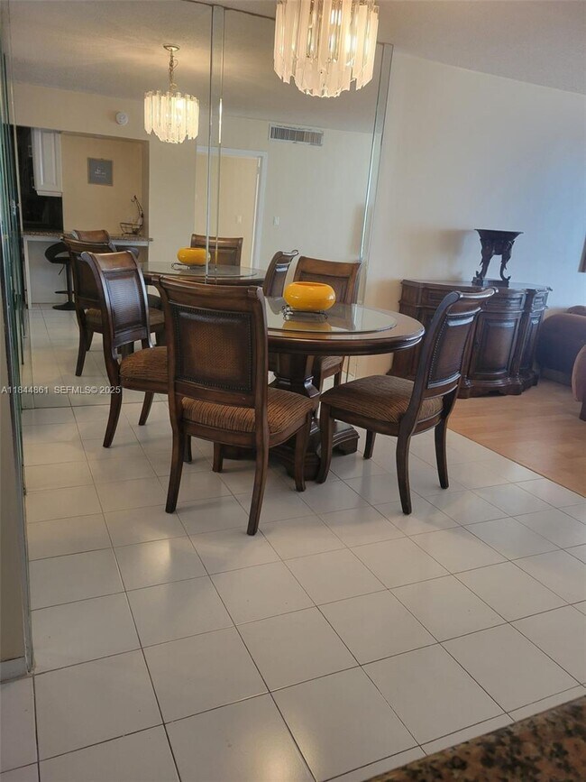 Building Photo - 3140 S Ocean Dr