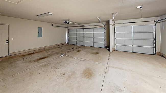 Building Photo - 1725 NW 185th St