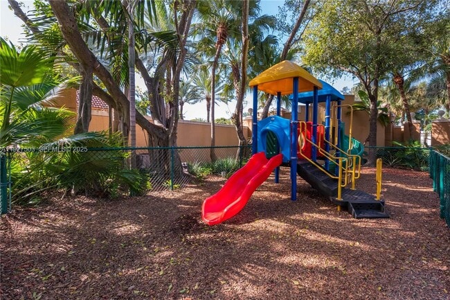 Building Photo - 19601 E Country Club Dr