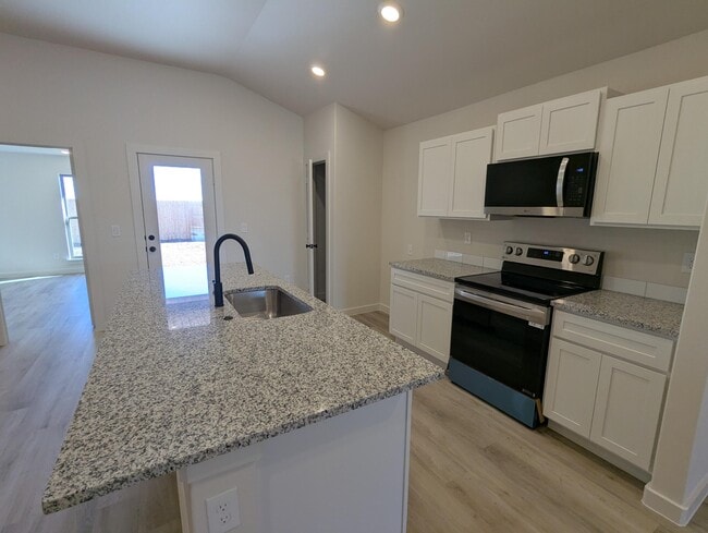 Building Photo - 2008 Cottonwood Ave