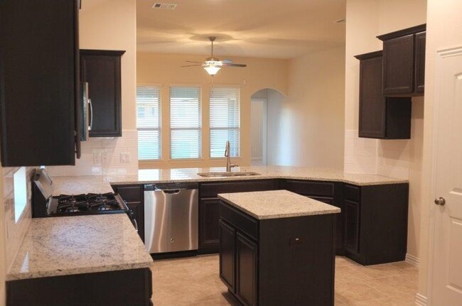 Building Photo - 108 Star Jasmine Cove