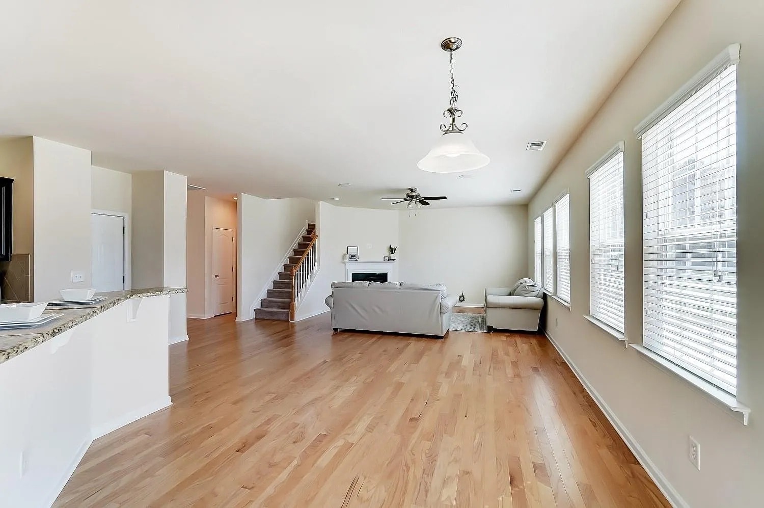 Building Photo - Room in House on Green Birch Dr