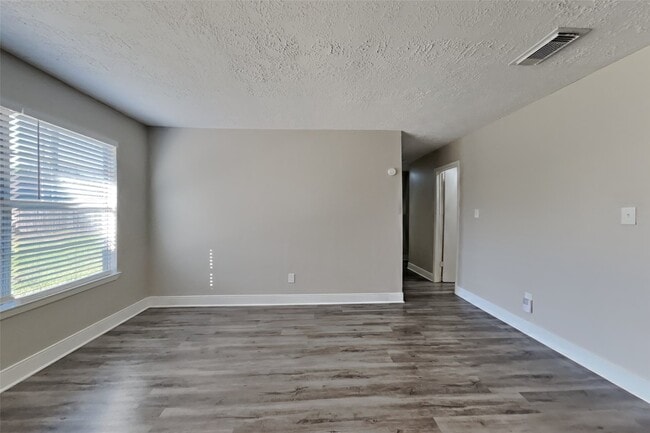 Building Photo - 11615 Bonaparte Dr