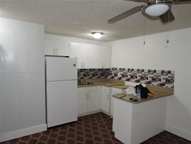 Primary Photo - 681 NE 3rd Pl