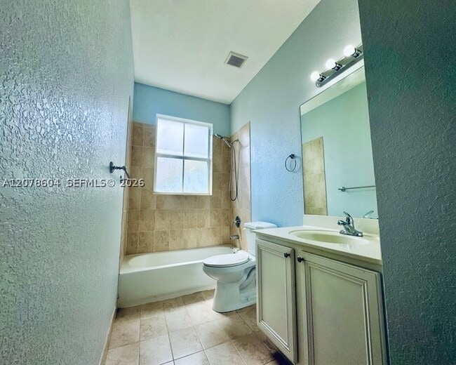 Building Photo - 1035 NE 207th Terrace