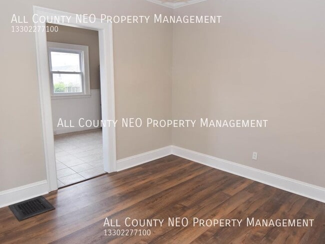 Building Photo - 1224 W Clifton Blvd