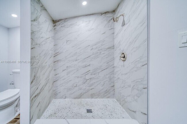 Building Photo - 3353 SW 23rd Terrace