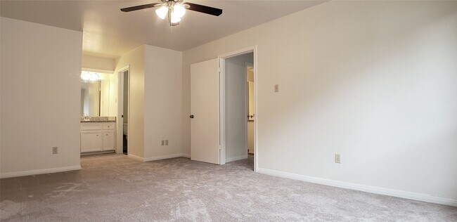 Building Photo - 6607 Tournament Dr