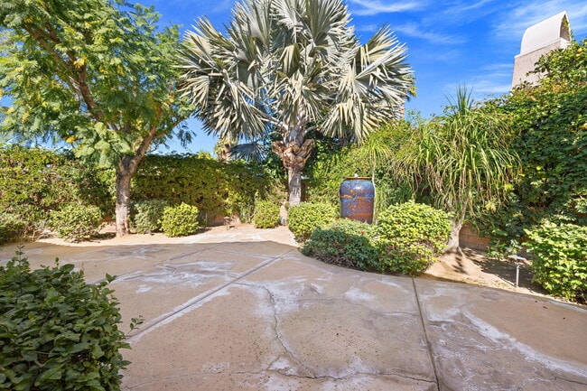 Building Photo - 49105 Casa Del Rio