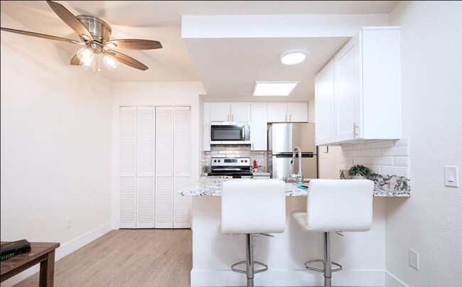 Building Photo - 1 Bed / 1 Bath Apartment for Rent in San Ysidro – $1,750/mo