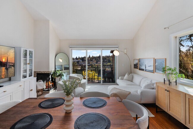 Building Photo - Mercer Island Condo
