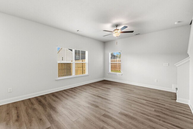 Building Photo - 1212 Vail Dr