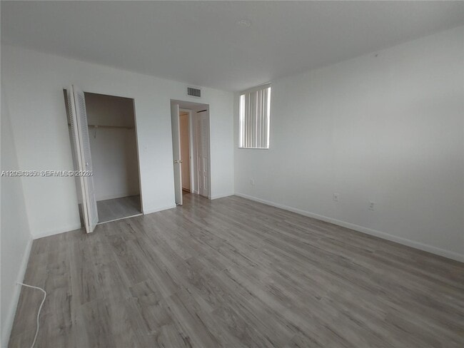 Building Photo - 1820 SW 81st Ave
