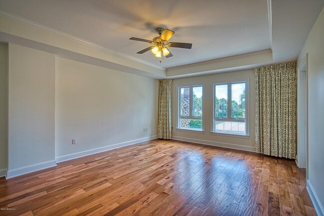 Building Photo - 525 3rd St N