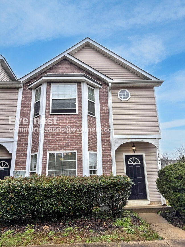 Building Photo - 8665 Thomas Rd