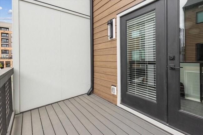Building Photo - 1225 Minter Pl