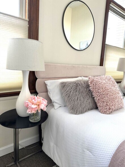 Building Photo - 15 Mount Saint Marys Way