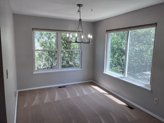 Building Photo - 5-Bedroom Home in D12 with Open Space View...