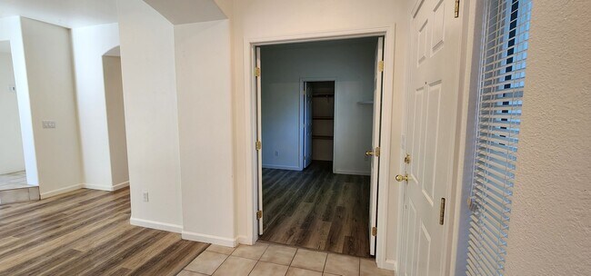 Building Photo - Home in Double Diamond - Reno