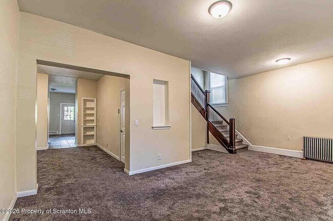 Building Photo - 815 Monroe Ave