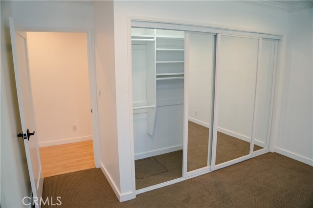 Building Photo - 5054 Encino Ave