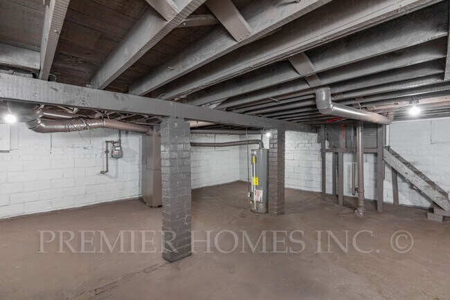 Building Photo - 3 Bedroom Home with Large Front Porch – $1,495/mo