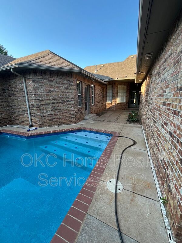 Building Photo - 1216 NW 190th Pl