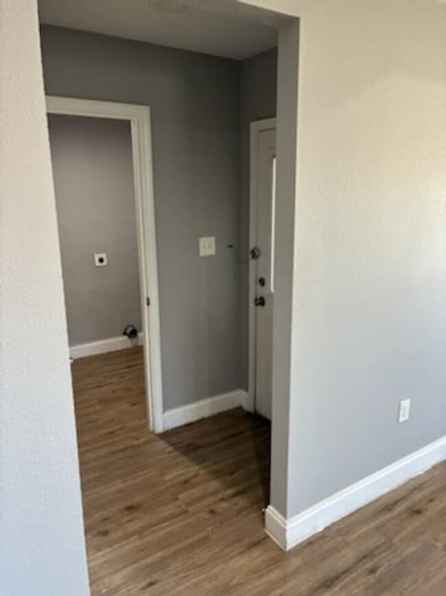 Building Photo - 1707 Clark St