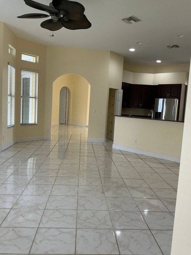 Building Photo - Pool home 4/3/2  Located East of US One  for Rent