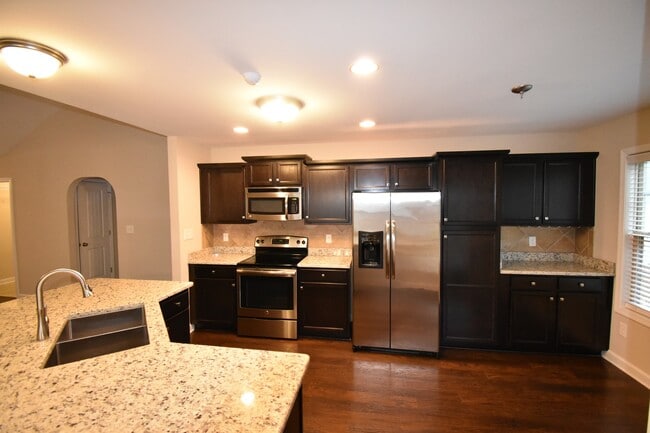 Building Photo - Coming Soon! 3 Bedroom and 2 Bath- Maples at Westgate