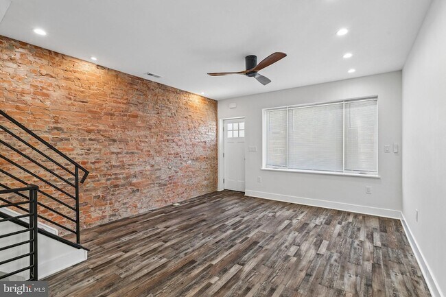 Building Photo - 3156 Almond St