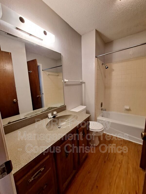 Building Photo - 5001 Middlecoff Cir