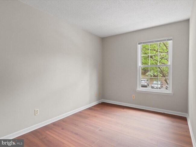 Building Photo - 12105 Green Leaf Ct