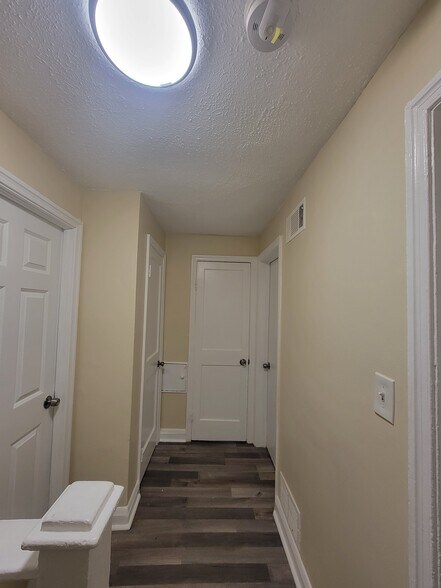 Building Photo - 3226 Westmont Ave