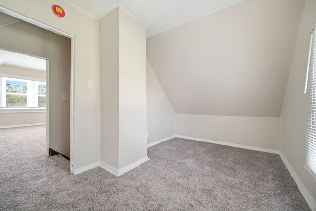 Building Photo - 3881 W 117th St