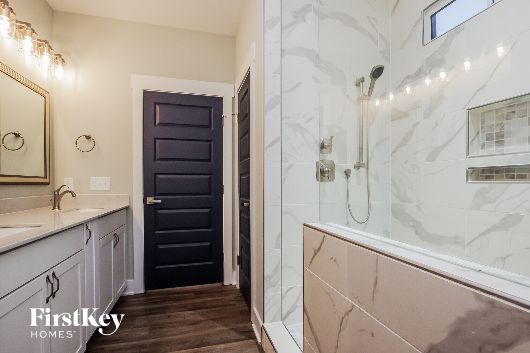 Building Photo - 300 S Crawford St