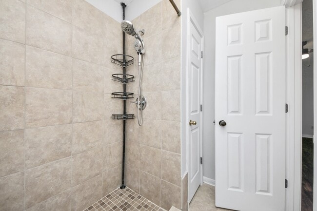 Building Photo - 14802 Scotter Dr