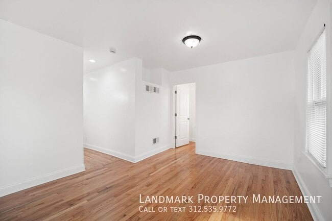 Building Photo - 806 S Taylor Ave