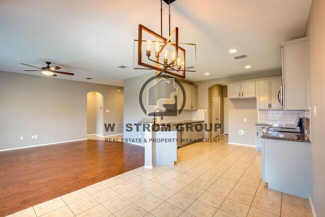 Building Photo - 15628 Landing Creek Ln