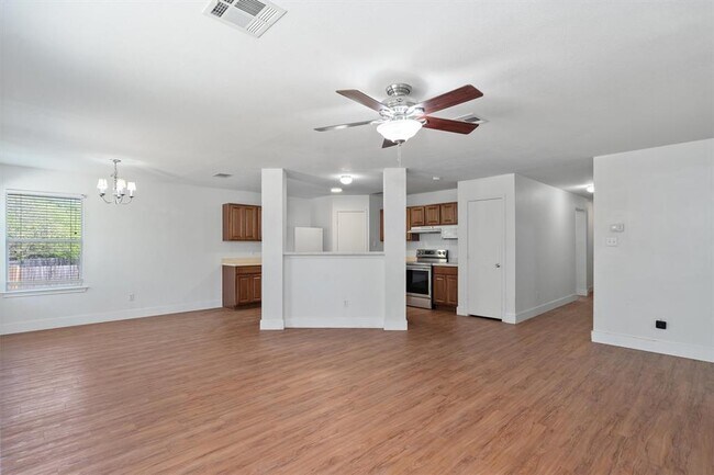 Building Photo - 1015 Glen Meadow Cove