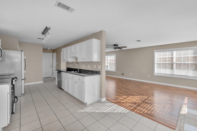 Building Photo - 722 Marsh Harbor Dr