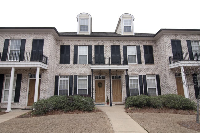 Building Photo - Esplanade Ridge