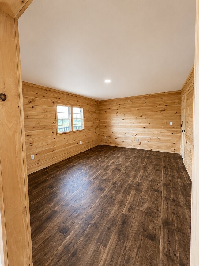 Building Photo - 153 Redbud Trl