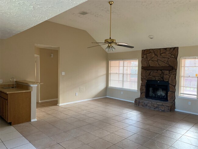 Building Photo - 2511 Radcliffe Dr