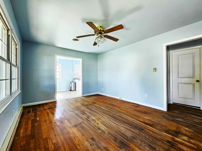 Building Photo - 308 Carey Ave