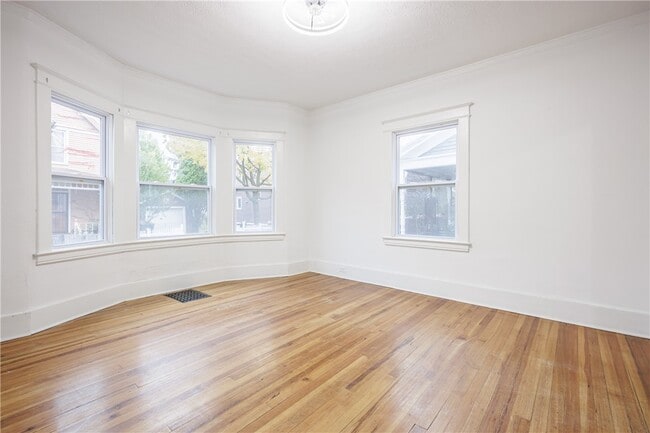 Building Photo - 35 Lawton St